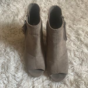 Women’s heeled boots